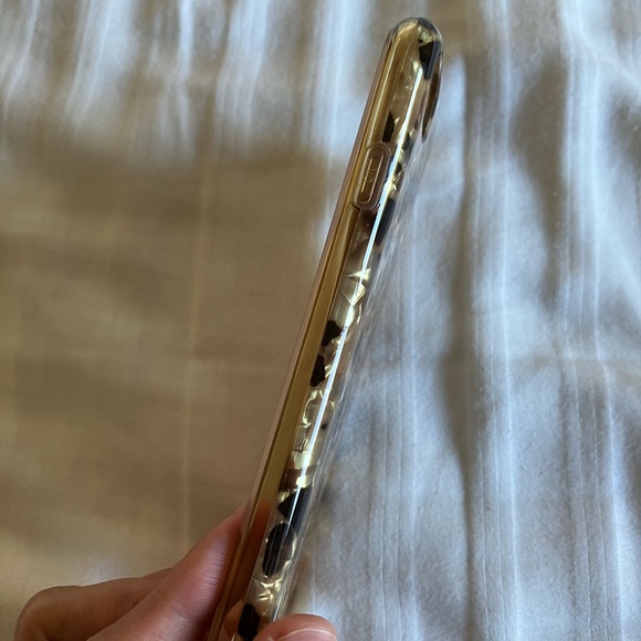 Velvet Caviar Blonde Tort iPhone SE Case - Picture 5 of 9